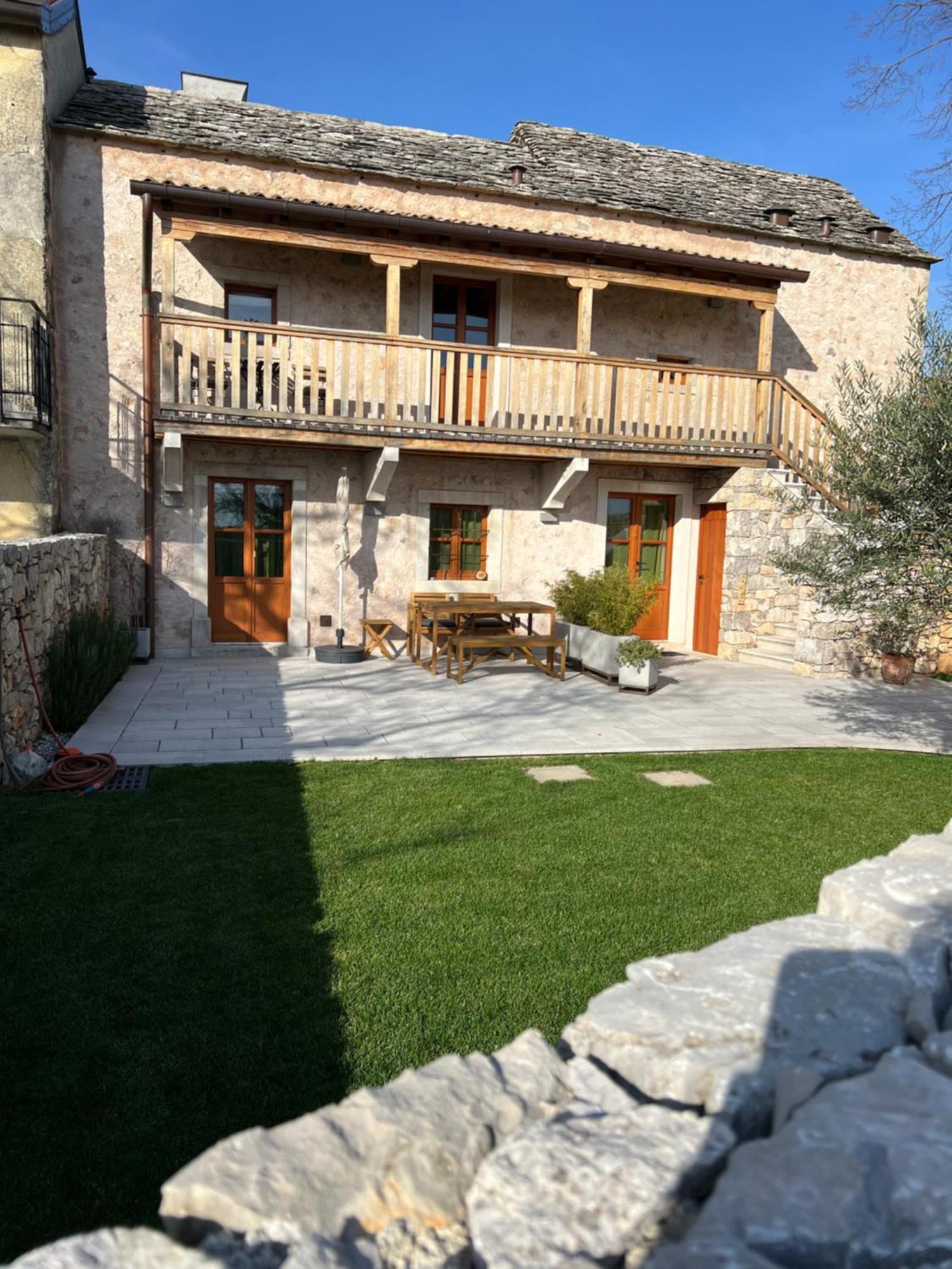 Appartamenti Minerva San Pelagio Luaran gambar